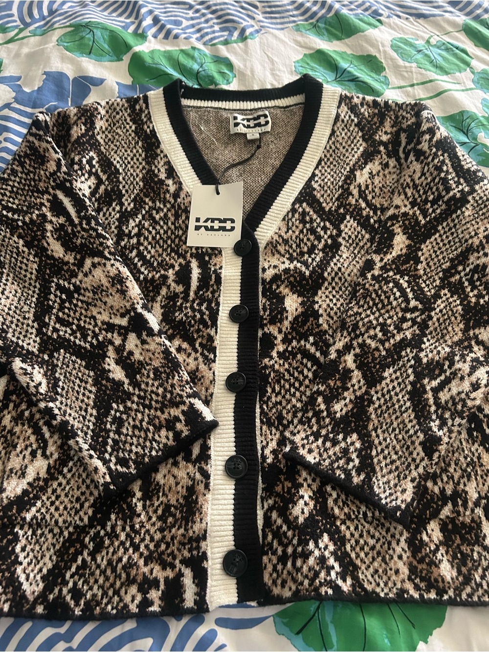 KBB by KAHLANA Women's Snake
Print 'The Slouchy Cardigan
Sweater' - Brown S NWT - Picture 6 of 7
